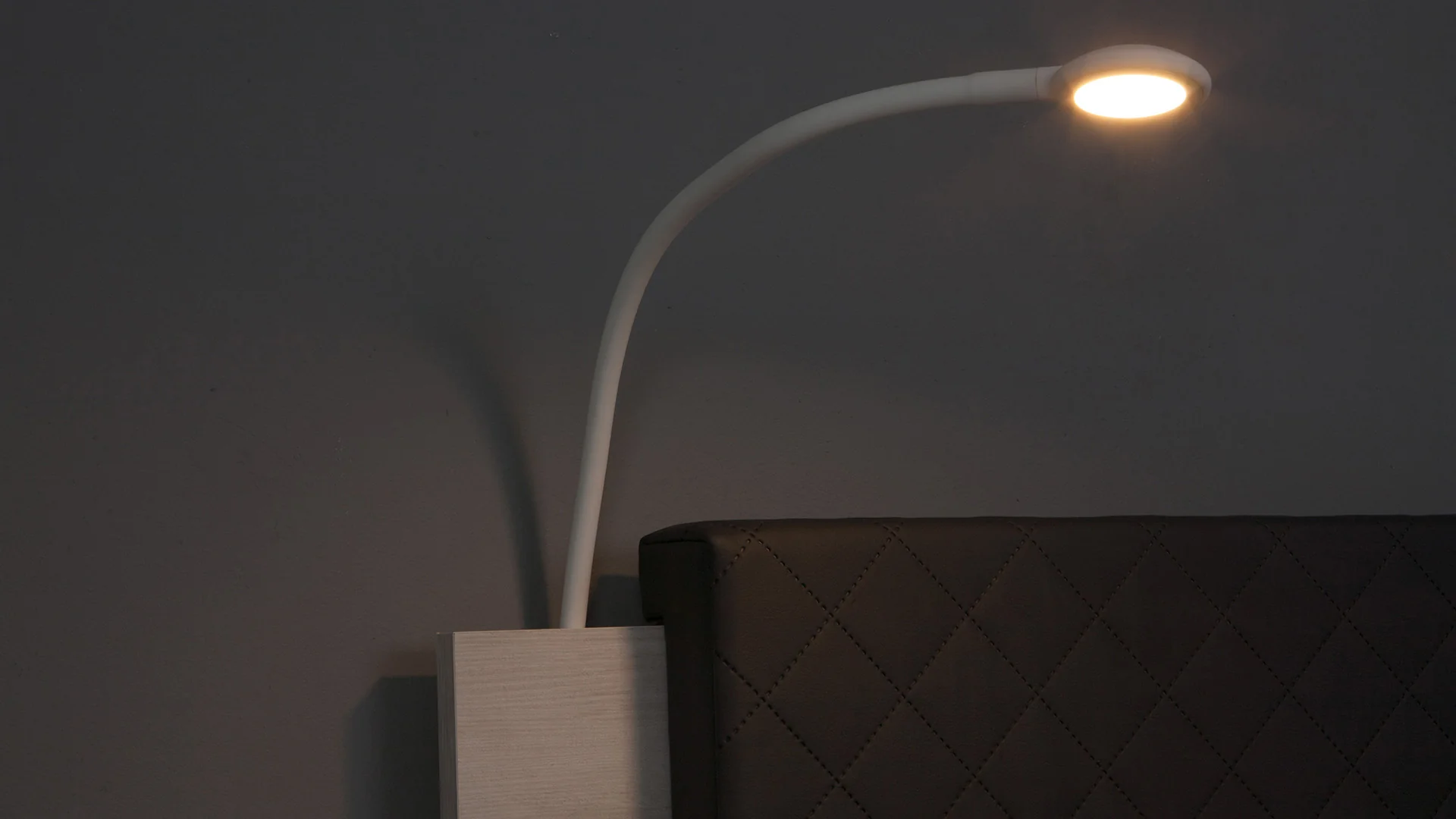 09 Double LED Lighting for Bed