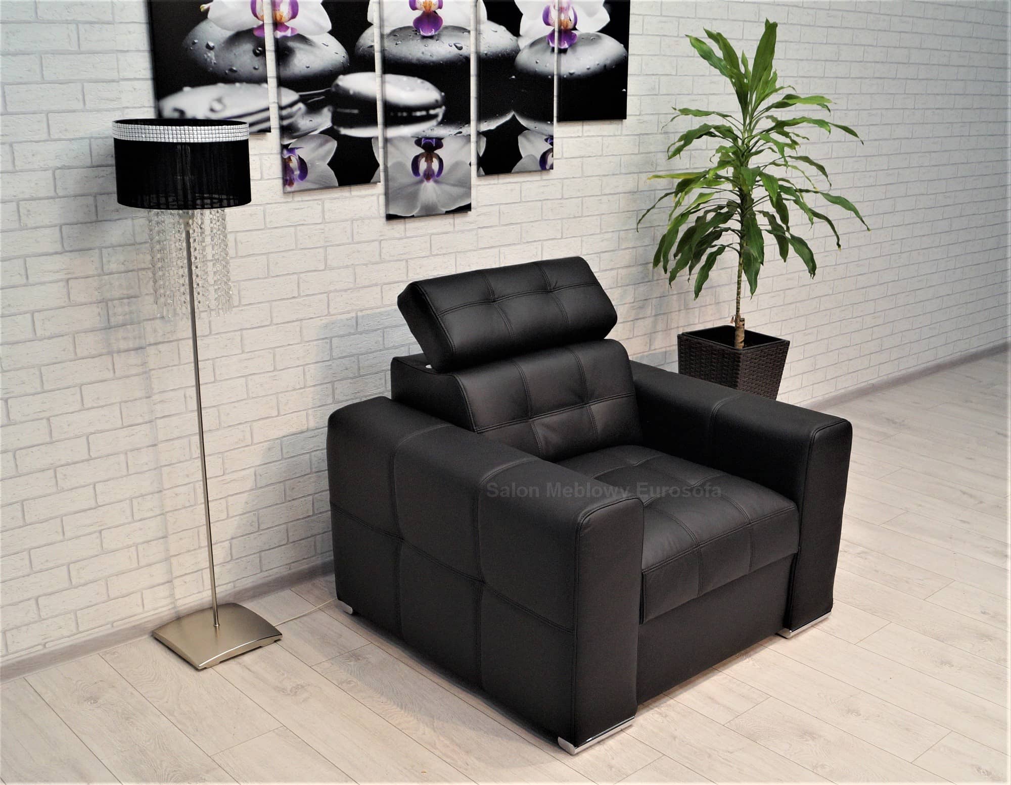 Irys Armchair - Image 2